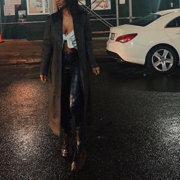 Meet The Posher: Charlie - Picture 2 of 8